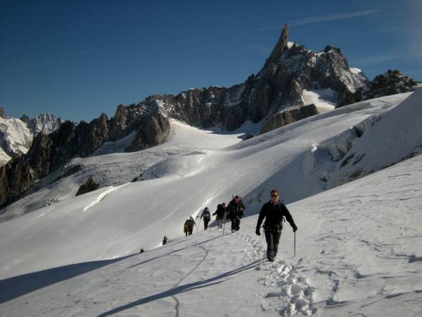 Alpinisme et randonnée glaciaire au départ du refuge Torino