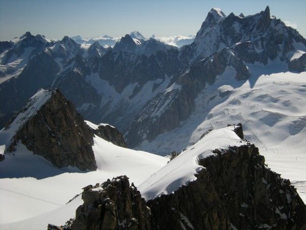 Arête des Cosmiques et pointes Lachenal - Massif du Mont-Blanc